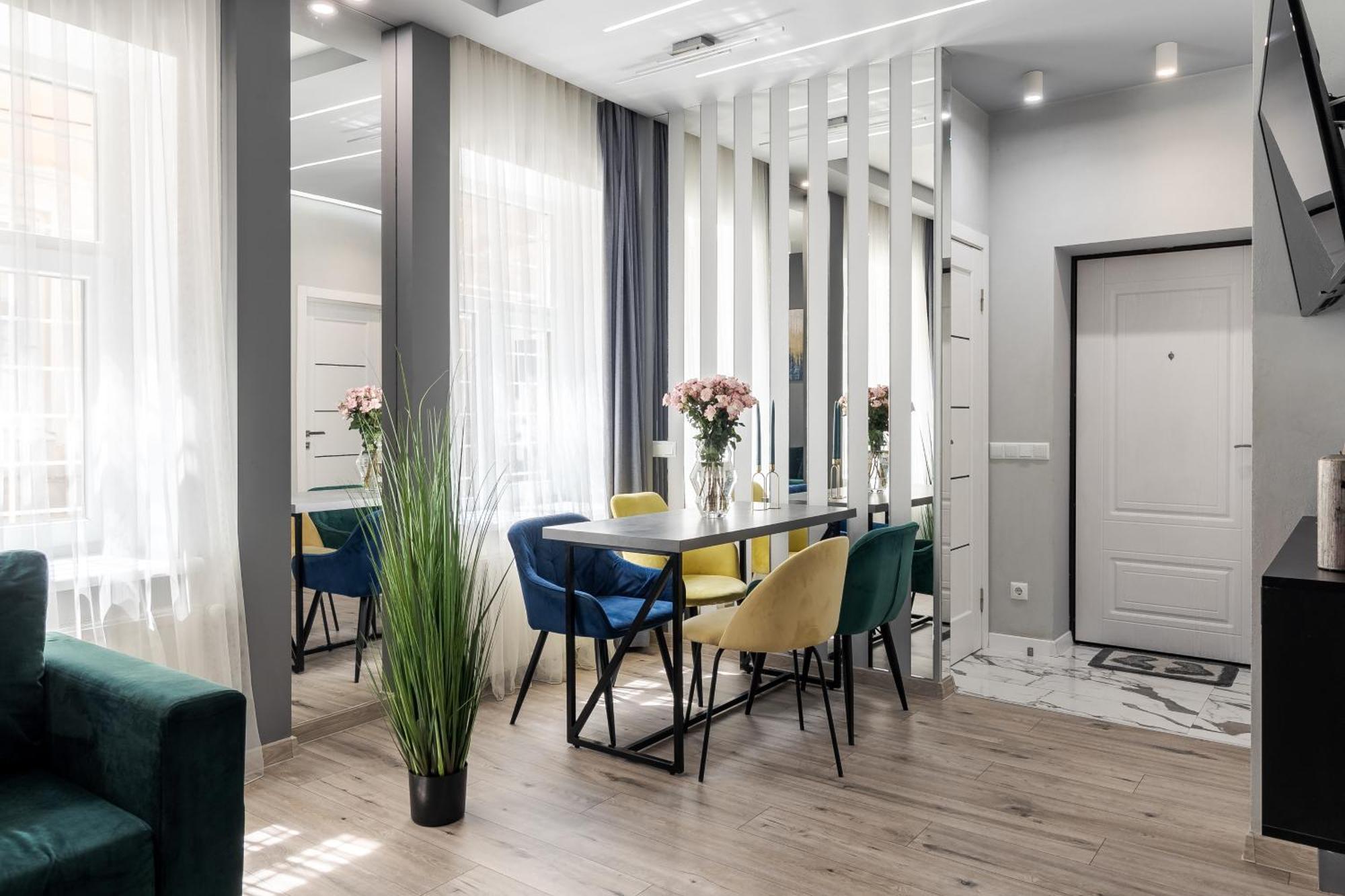 Royal Apartment On Balabana Street リヴィウ エクステリア 写真